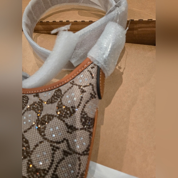 Coach Hamptons Hobo Bag In Crystal Signature Jacquard EUC - Picture 8 of 15